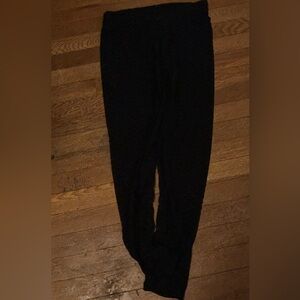 Black textured leggings